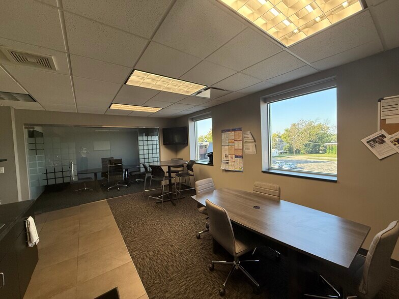 More Photos Of 2720 1st Ave NE, Cedar Rapids Office For Lease