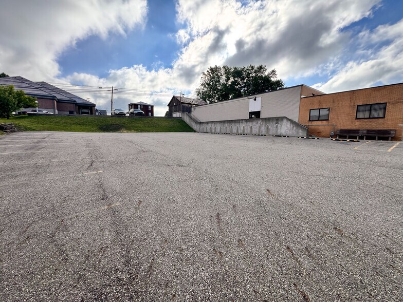 More Photos Of 95 E Main St, Carrollton Office For Sale