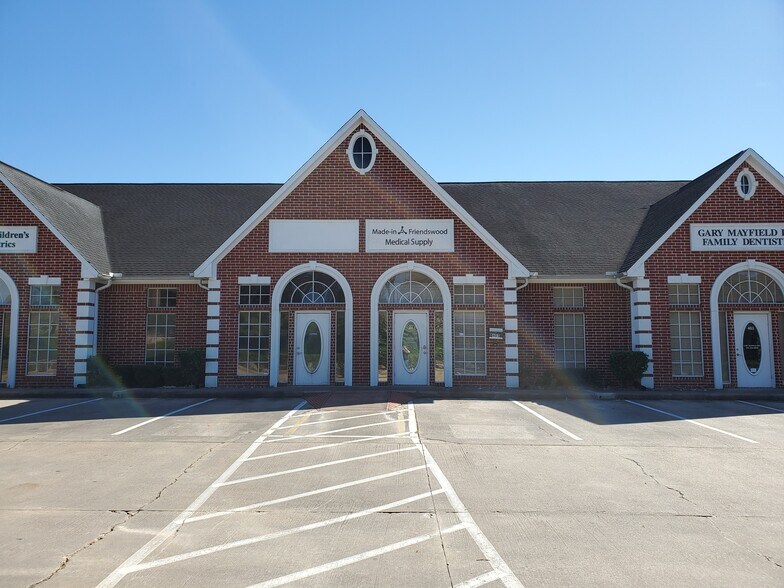 More Photos Of 405 E Parkwood Ave, Friendswood Office For Lease