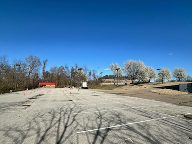 More Photos Of 4525 Sunset Blvd, Steubenville Storefront Retail Office For Lease