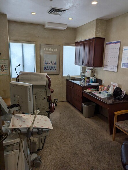 More Photos Of 900 Cass St, Monterey Medical For Sale