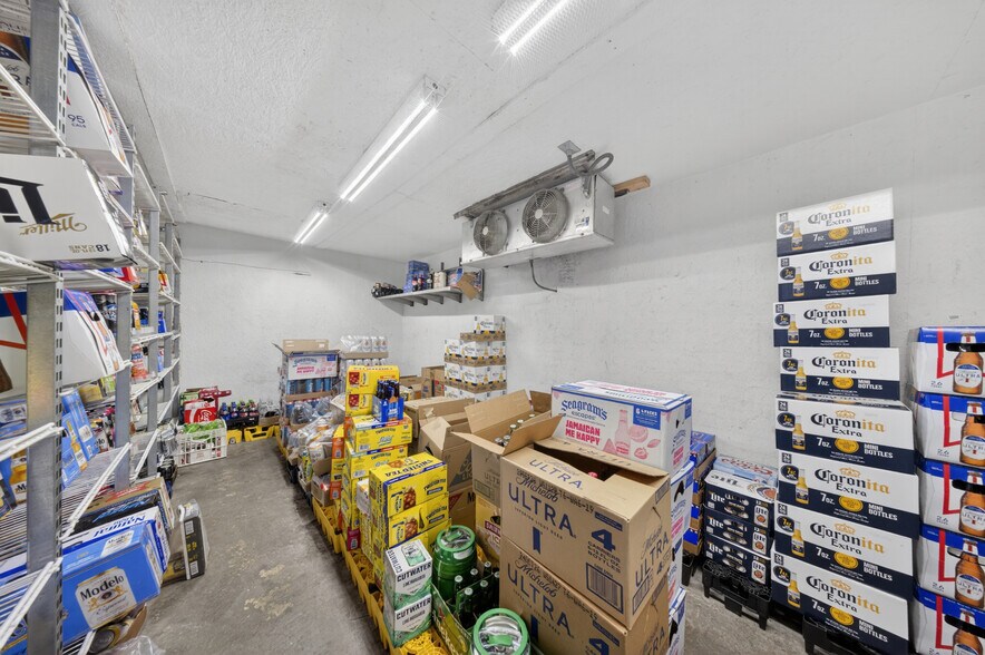 More Photos Of 105 Whiteleysburg Rd, Greensboro Convenience Store For Sale