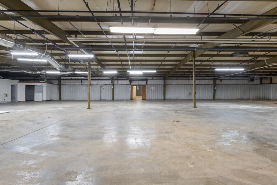 More Photos Of 1811-1813 Old Estill Springs Rd, Tullahoma Warehouse For Lease