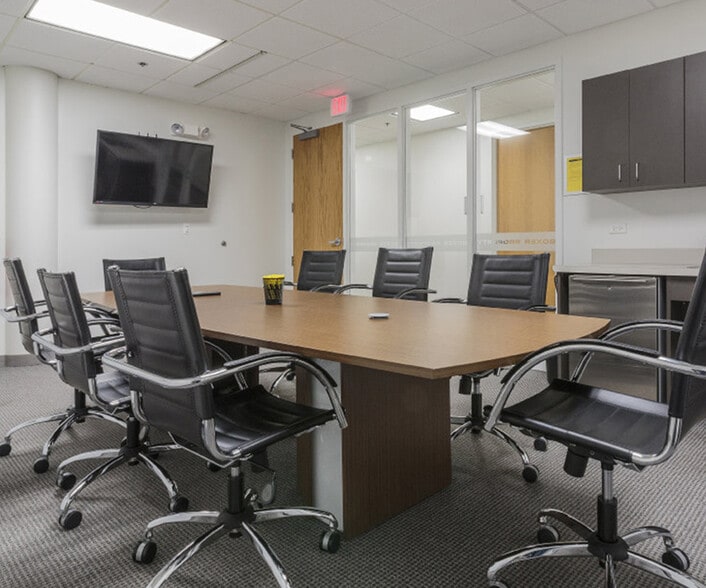 More Photos Of 75 Executive Dr, Aurora Office For Lease