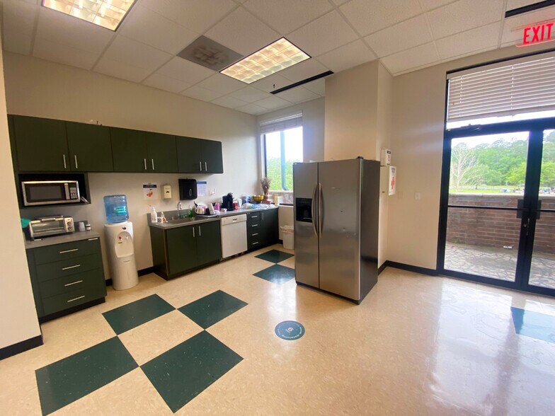 More Photos Of 3951 NW 48th Ter, Gainesville Medical For Lease