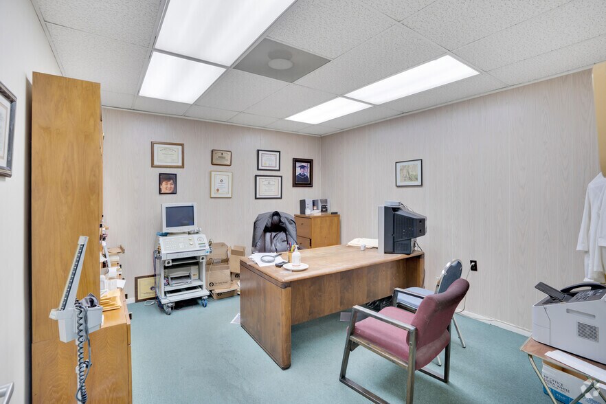 More Photos Of 60 E Foothill Blvd, Upland Storefront Retail Office For Sale