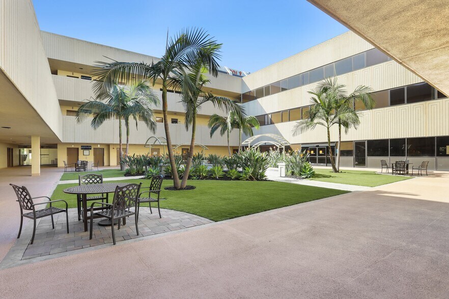 More Photos Of 999 N Tustin Ave, Santa Ana Office For Sale