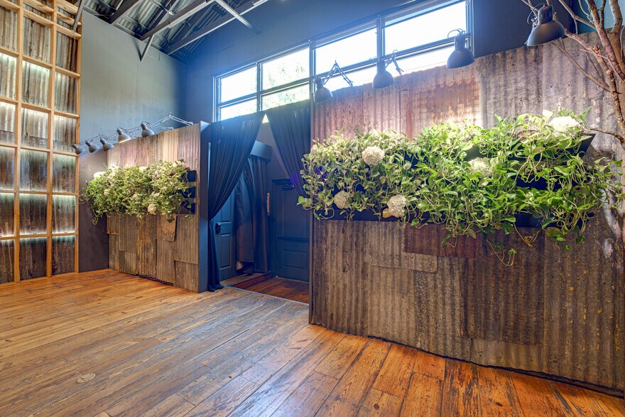 More Photos Of 1013 E 15th St, Plano Storefront For Sale