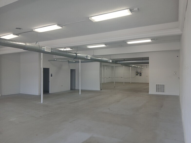 More Photos Of 528 S Missouri Ave, Clearwater Storefront Retail Office For Lease