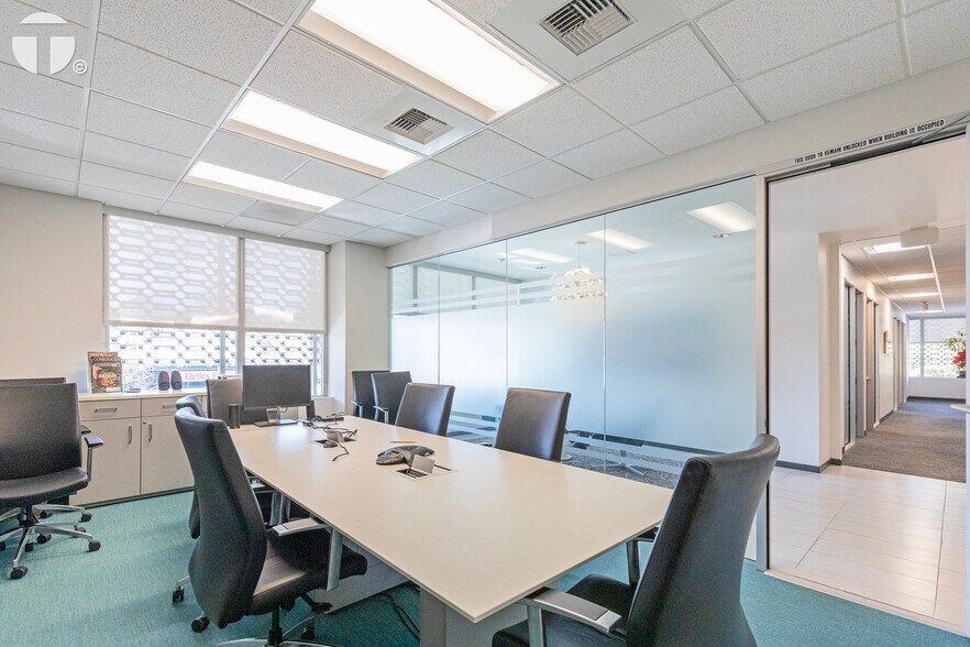 More Photos Of 2401-2407 J St, Sacramento Loft Creative Space For Lease