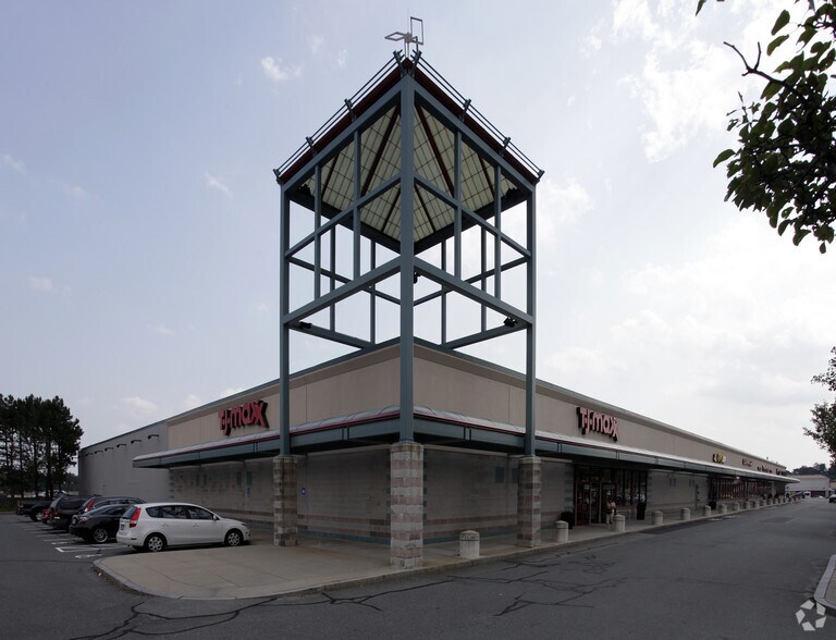 More Photos Of 100 Granite St, Quincy General Retail For Lease