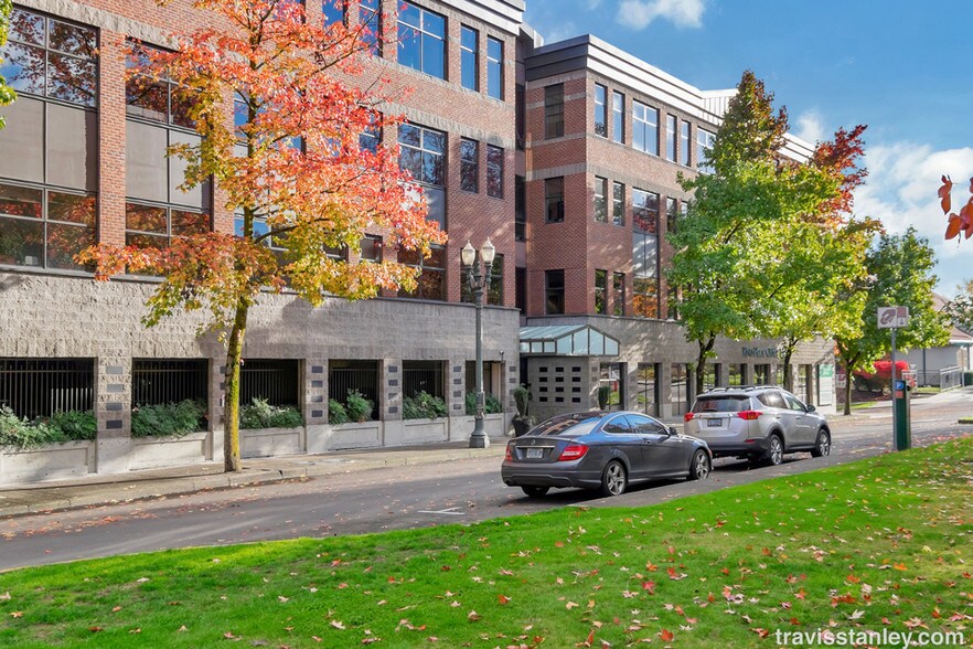 More Photos Of 1750 SW Harbor Way, Portland Medical For Lease