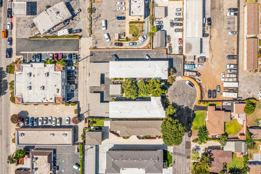 More Photos Of 625-627 S Wabash Ave, Glendora Apartments For Sale