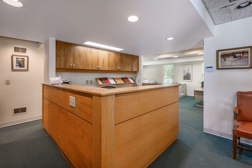 More Photos Of 10 Walker St, Kittery Loft Creative Space For Lease