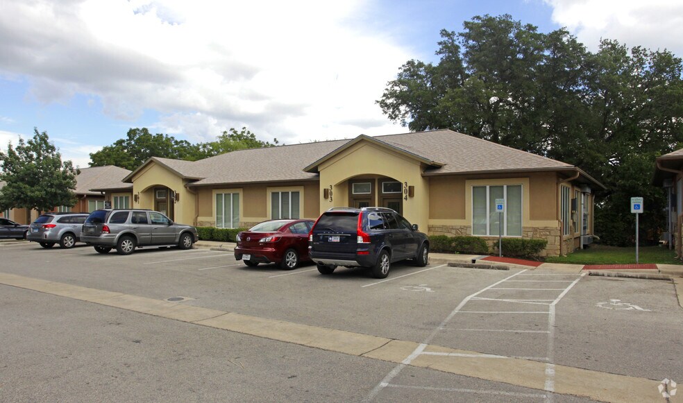 Primary Photo Of 13284 Pond Springs Rd, Austin Office For Sale