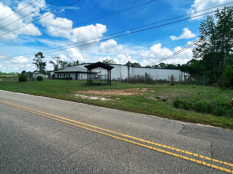 More Photos Of 378 Eastland Rd, Dothan Distribution For Sale
