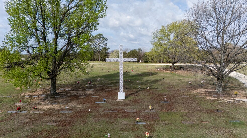 More Photos Of 12481 OK-19, Ada Cemetery Mausoleum For Sale