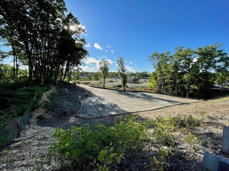 More Photos Of 25 Kane St, West Hartford General Retail For Lease