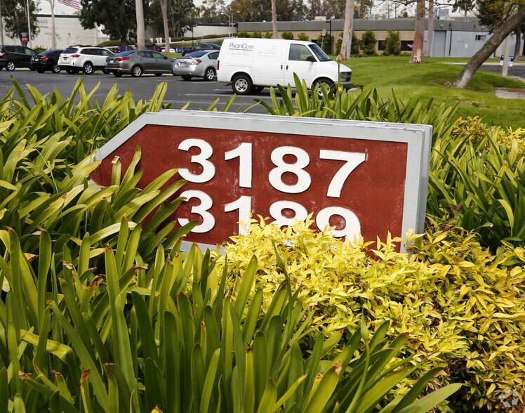 More Photos Of 3187 Airway Ave, Costa Mesa Light Manufacturing For Lease