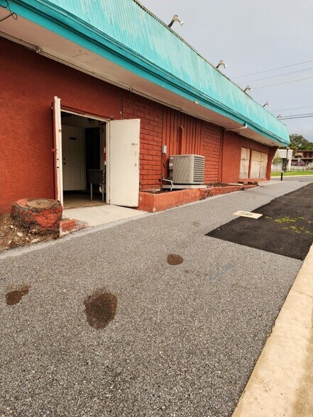 More Photos Of 1391 Gulf To Bay Blvd, Clearwater Convenience Store For Sale