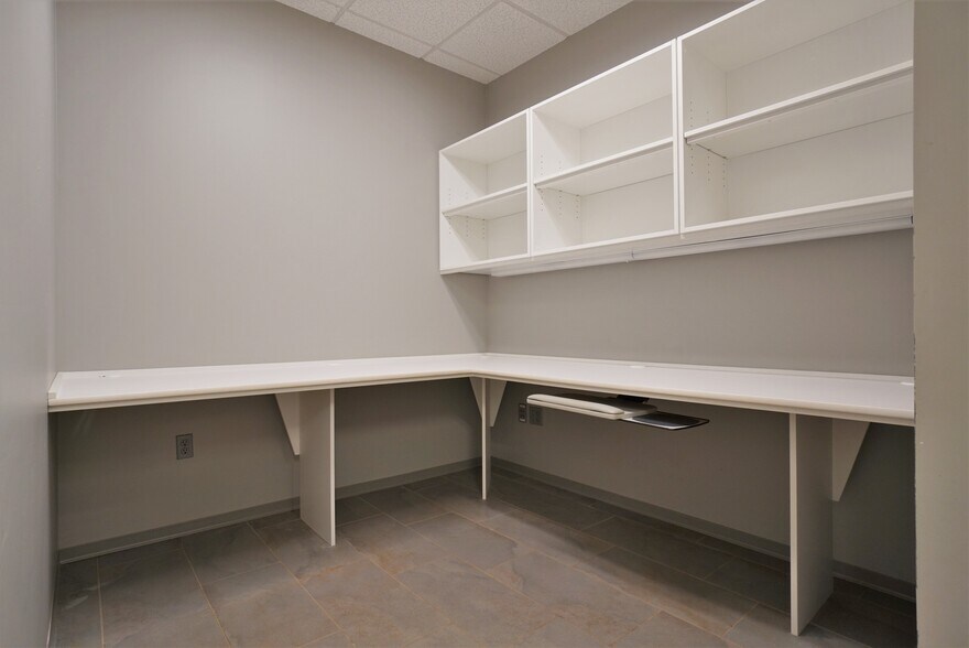 More Photos Of 248 Production Rd, Clinton Office Residential For Sale