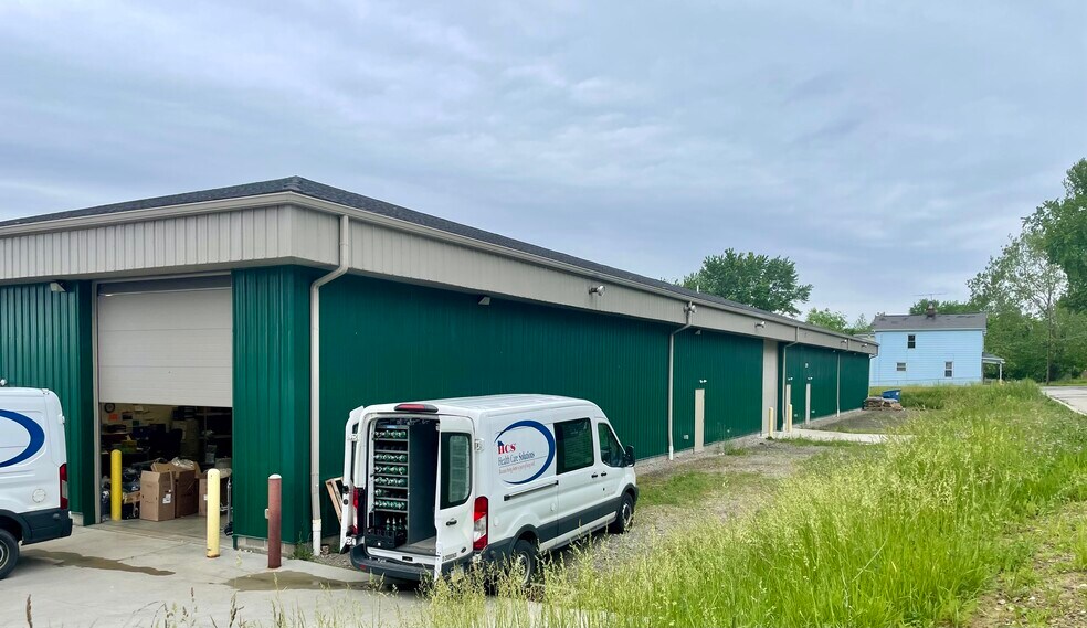 More Photos Of 1123 Lee Ave, Farrell Warehouse For Sale