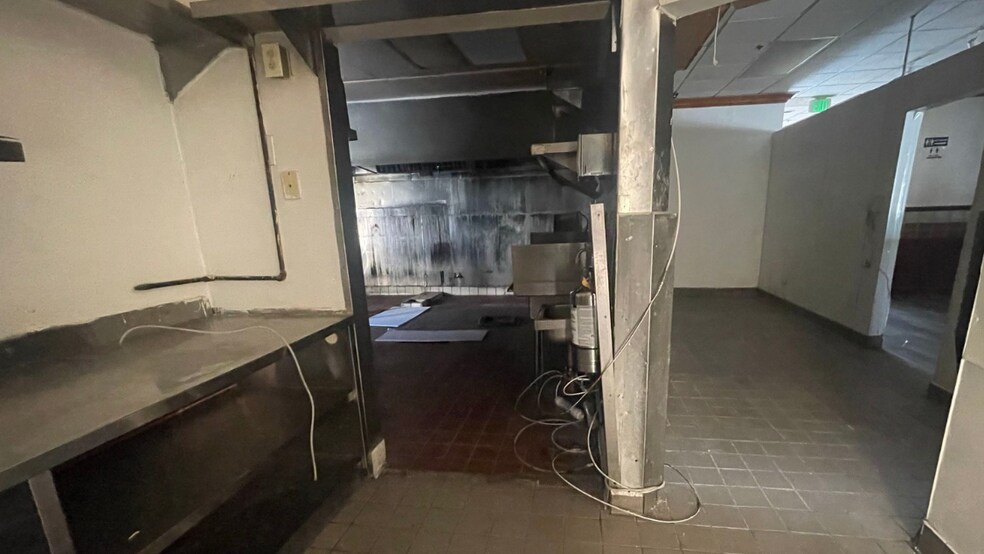 More Photos Of 818 N Pacific Ave, Glendale Unknown For Lease
