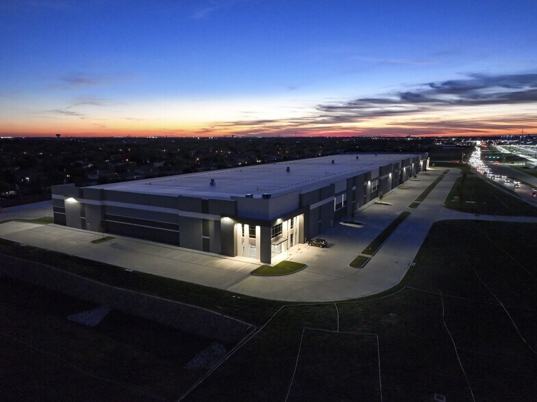 More Photos Of 2801 N State Highway 78, Wylie Warehouse For Lease