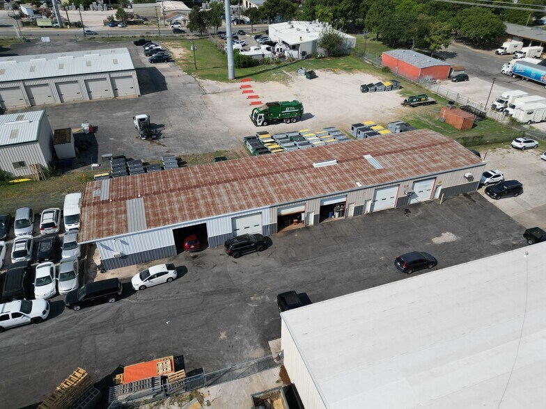 More Photos Of 11116 N Lamar Blvd, Austin Service For Sale
