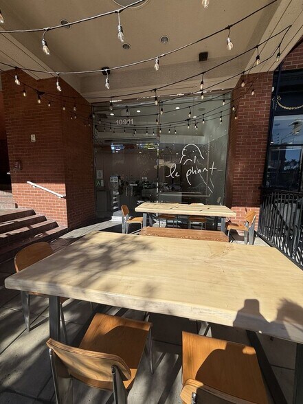More Photos Of 10911 Lindbrook Dr, Los Angeles Storefront For Lease