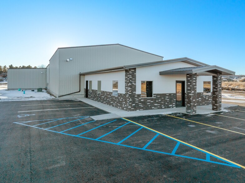 More Photos Of 3050 Highway 52 South, Minot Flex For Lease