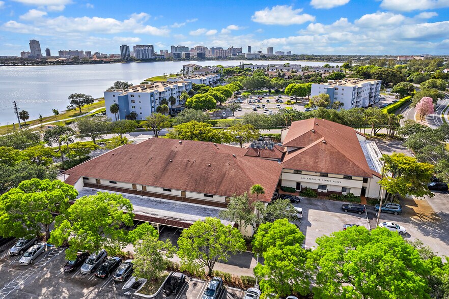 Primary Photo Of 400 Executive Center Dr, West Palm Beach Medical For Sale