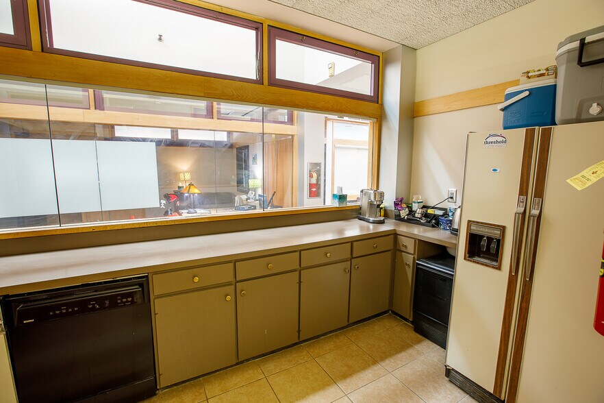 More Photos Of 3516 Covington Hwy, Decatur Office For Sale