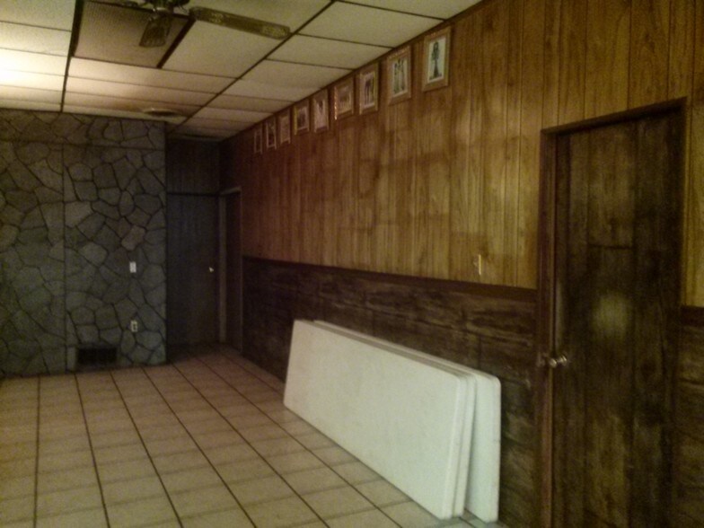 More Photos Of 5186 E Davison St, Detroit Lodge Meeting Hall For Sale