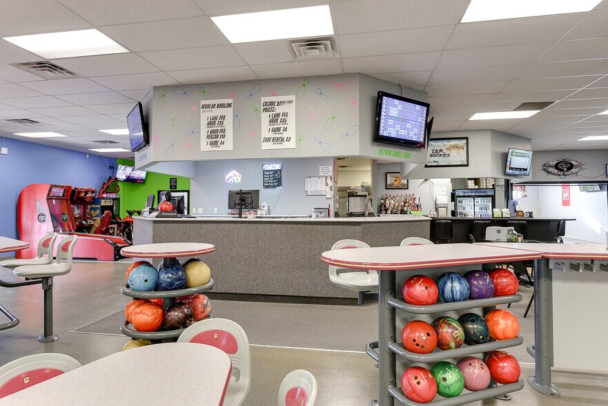 More Photos Of 1818 Central Ave, Auburn General Retail For Sale