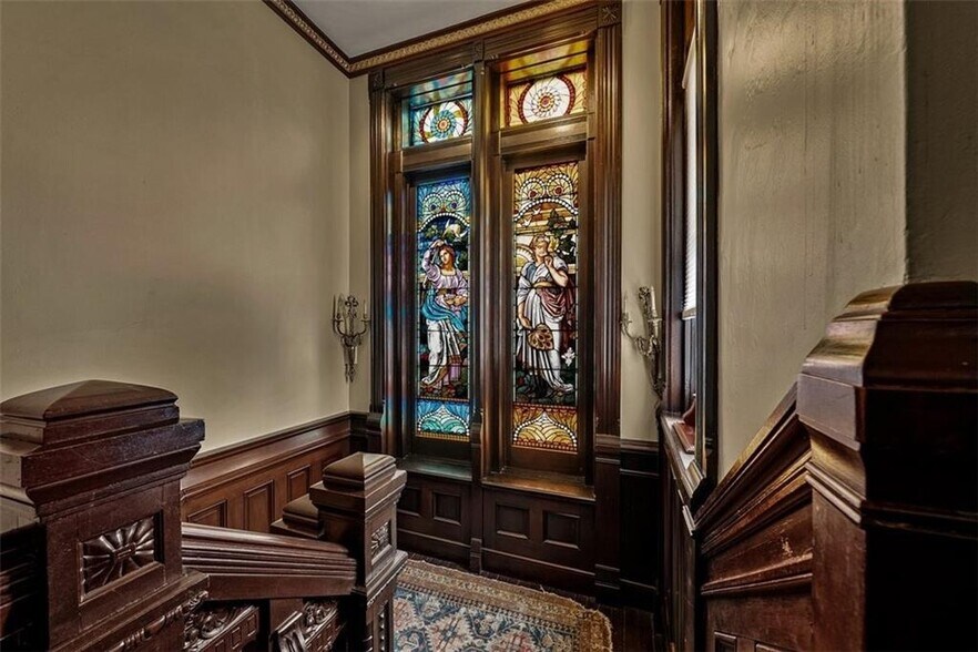 More Photos Of 809 Hall St, Saint Joseph Hospitality For Sale