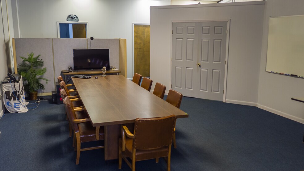 More Photos Of 421 Maiden Ln, Fayetteville Restaurant For Sale