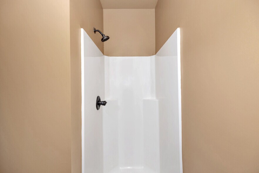 More Photos Of 310 Dan Tibbs Rd NW, Huntsville Warehouse For Lease