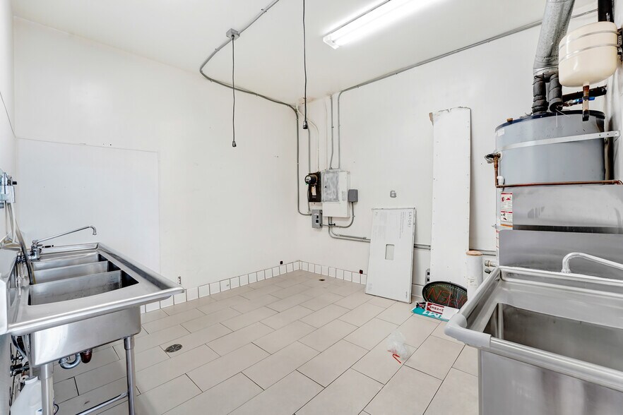 More Photos Of 4500-4506 Inglewood Blvd, Culver City Storefront For Lease