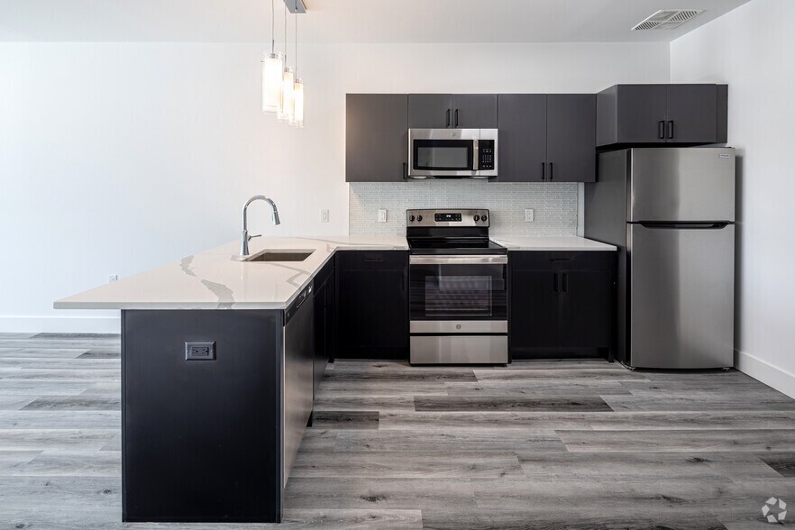 More Photos Of 102 Washington Ave, Belleville Apartments For Lease
