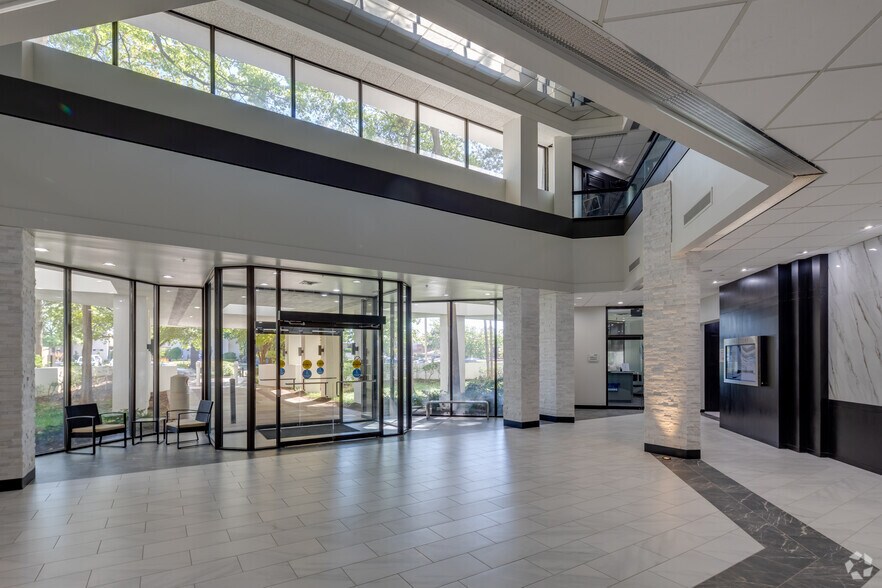 More Photos Of 6846 S Canton Ave, Tulsa Unknown For Lease