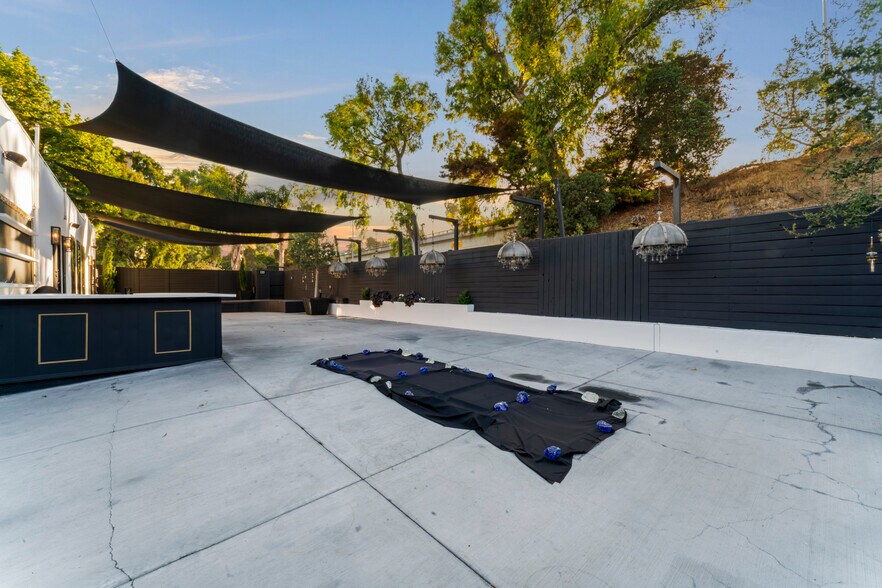 More Photos Of 281 W Main St, Ventura Storefront Retail Residential For Sale