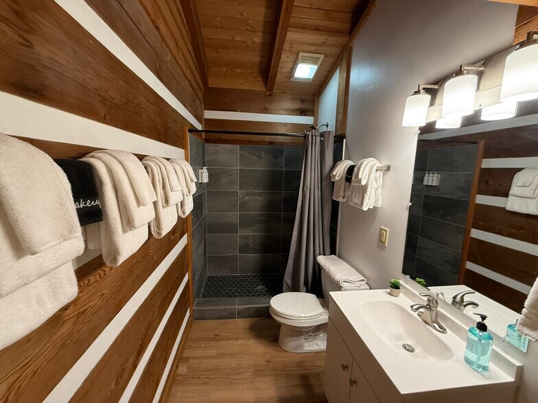 More Photos Of 1105 Fall Creek Rd, Purlear Specialty For Sale