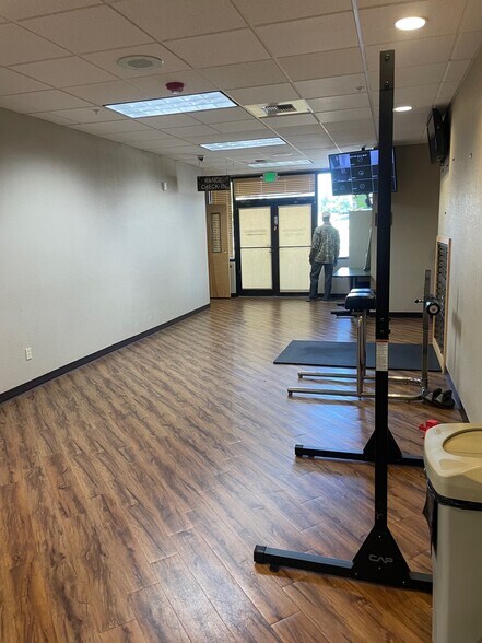 More Photos Of 6649 S Paris St, Centennial Storefront Retail Office For Lease