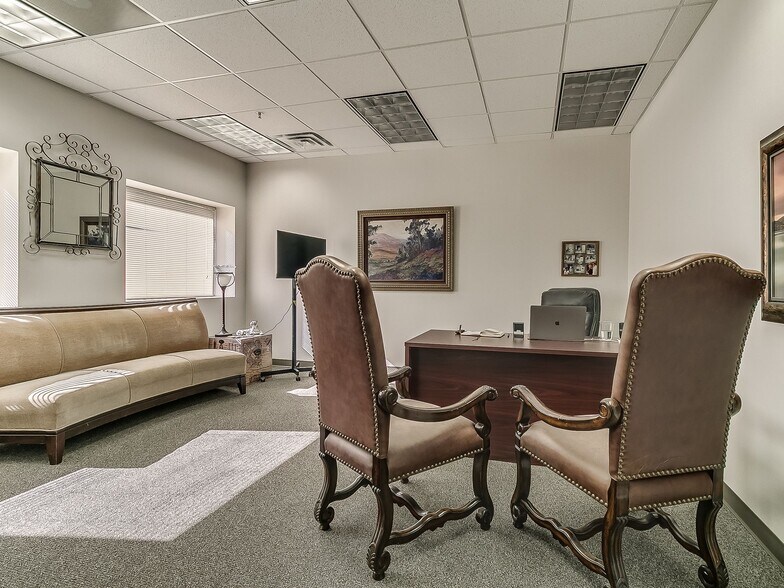 More Photos Of 9802 N Morgan Rd, Yukon Office For Sale