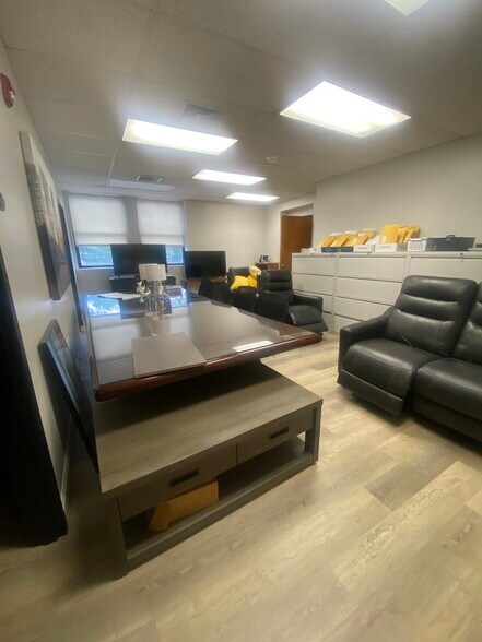 More Photos Of 422 Post Rd, Warwick Medical For Lease