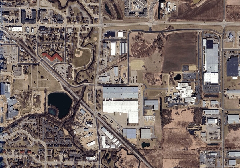 More Photos Of 550 S Division St, Waunakee Industrial For Lease