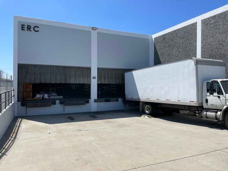 More Photos Of 2970 E Maria St, Rancho Dominguez Manufacturing For Sale