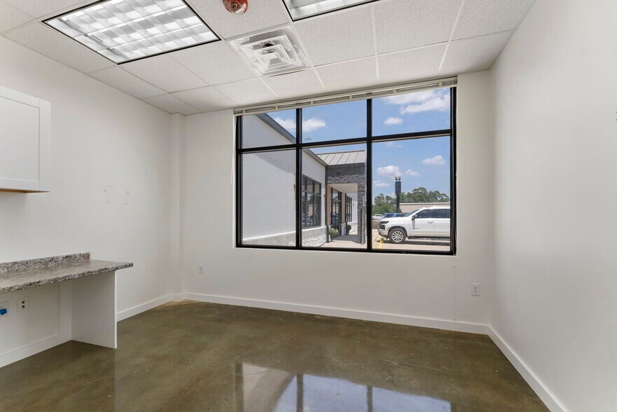 More Photos Of 26211 I-45, Spring Office For Lease