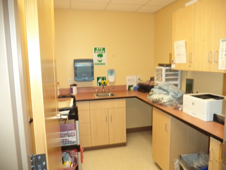 More Photos Of 17A Tatro Rd, Goffstown Healthcare For Sale
